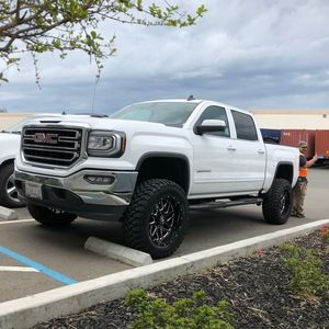 Meet your Posher, Reyes